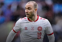 Eriksen deve ter alta 'rapidamente', diz federação da Dinamarca após novo desmaio do jogador