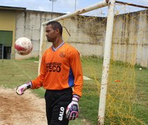 Time de SP confirma interesse no goleiro Bruno, preso desde 2010