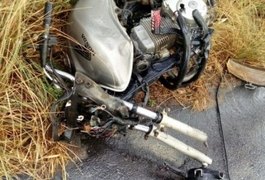 Colisão envolvendo caminhão e moto deixa motociclista morto na AL-210