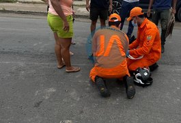 Colisão entre carro e moto deixa motociclista ferido em Arapiraca
