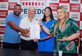 Prefeito Ronaldo Lopes empossa Teresa Machado na Secretaria de Cultura de Penedo