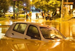 Deslizamentos após chuvas matam 12 pessoas em São Paulo