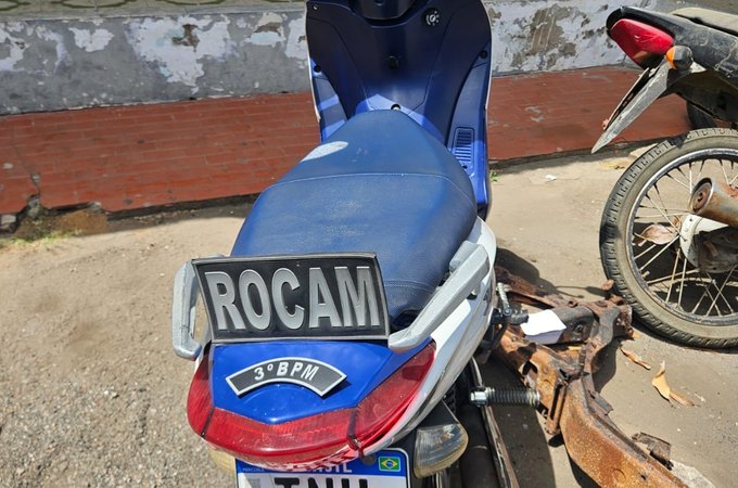 PM recupera veículo com registro de furto em área de mata no bairro Manoel Teles, em Arapiraca