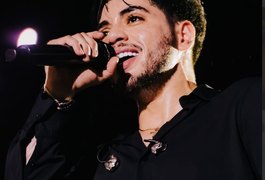 Thiago Freitas encerra São João de Arapiraca com show memorável e declaração de amor a Alagoas