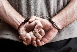 Homem é preso após ameaçar a ex-companheira, em Palmeira dos Índios