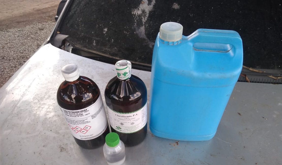 Vídeo. Polícia prende homem e destrói laboratório de fabricação de loló em Arapiraca