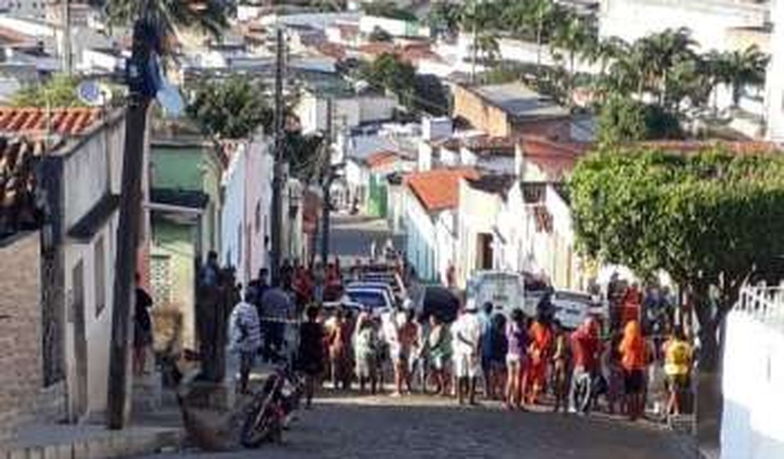 Homem é encontrado morto com golpes de foice em Palmeira dos Índios