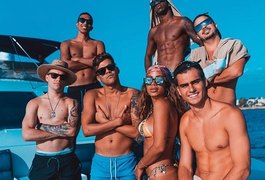 Blogueirinha alfineta sobre barriga de Anitta: “O que houve?”