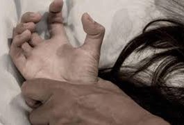Juiz que perguntou se vítima de estupro teria fechado as pernas é destituído do cargo