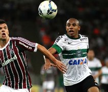 Coritiba vence Fluminense e sai da zona de rebaixamento