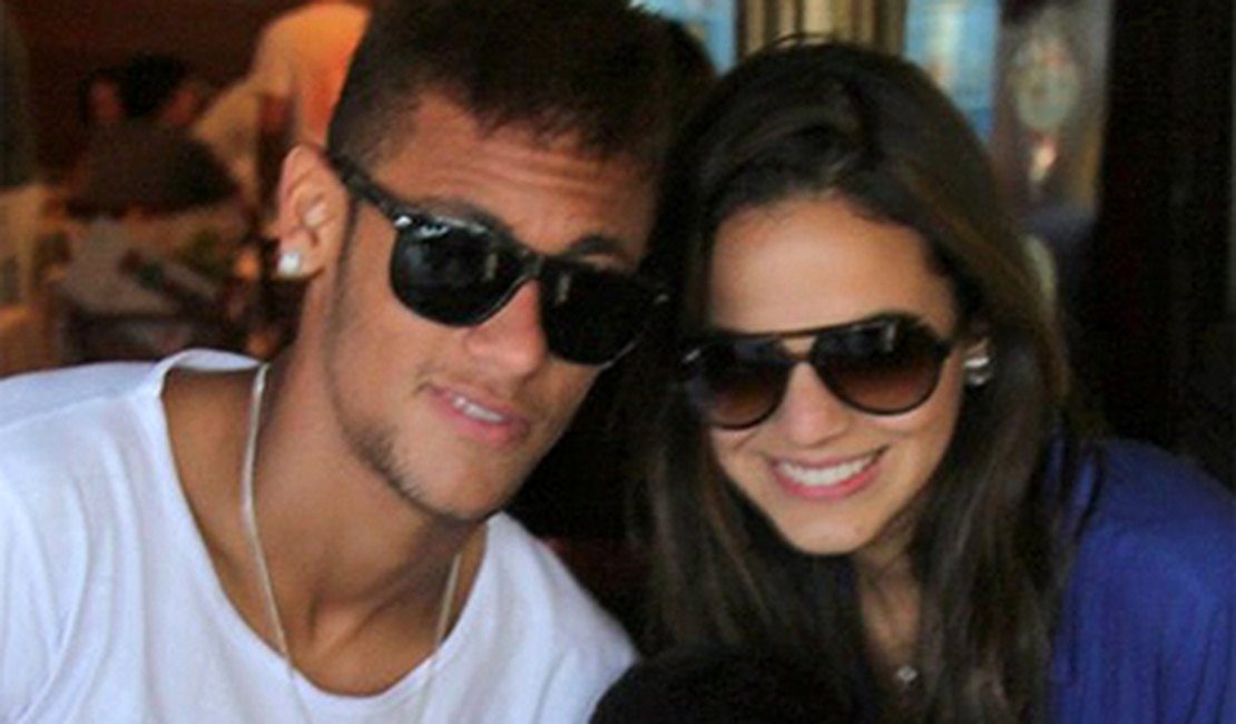 Neymar acompanha Bruna Marquezine em gravações de novela