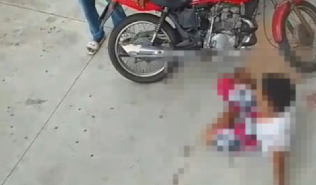 Jovem de 22 anos leva dois tiros em tentativa de homicídio perto do Mercado Público de Arapiraca