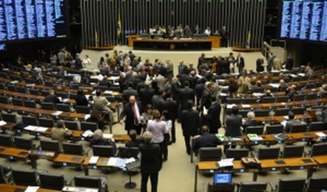 Senado rejeita projeto que inclui na malha fina da Receita parlamentares em exercício