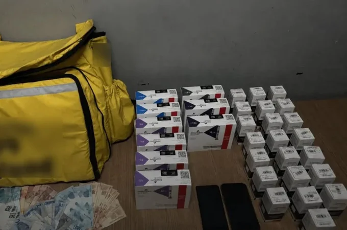 Dupla é presa em flagrante após roubo de R$ 37 mil em “canetas emagrecedoras” de farmácia