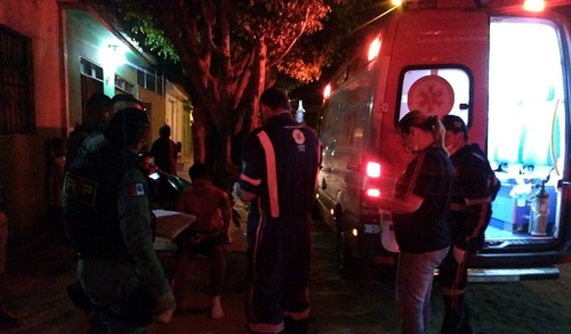 Discussão termina com um homem esfaqueado no bairro Caititus, em Arapiraca
