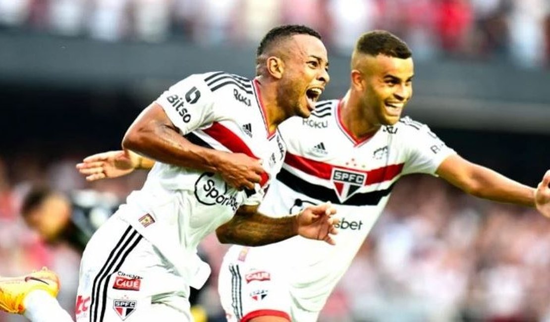 São Paulo quebra tabu, bate o Corinthians e vai em busca do bi contra o Palmeiras