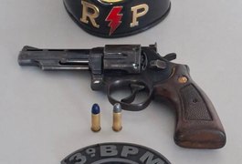Homem é preso por posse ilegal de arma de fogo após denúncia em Craíbas