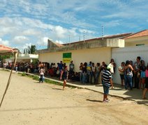 Arapiraquenses lotam prédio da Justiça Eleitoral para participar das eleições de 2018