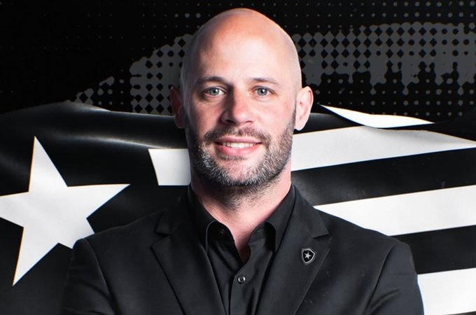 Botafogo oficializa contratação do técnico português Franclim Carvalho