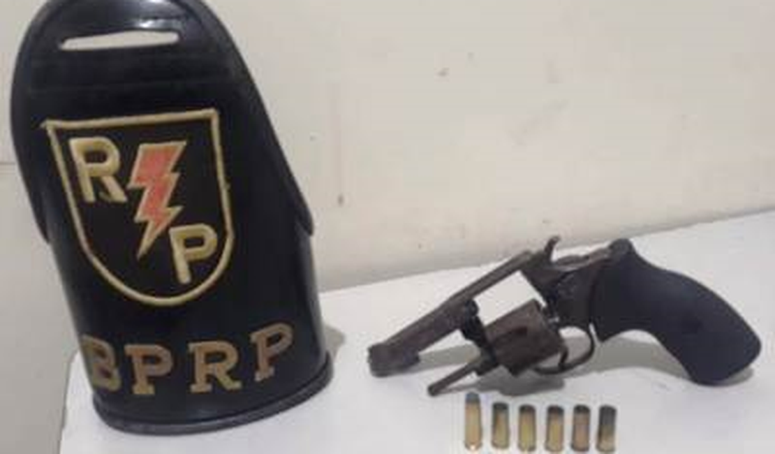 Suspeito de tráfico morre durante troca de tiros com a polícia, em Coqueiro Seco