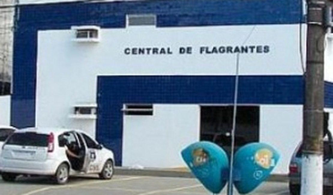 Criminosos fazem arrastão em ônibus escolar na BR-316, em Alagoas