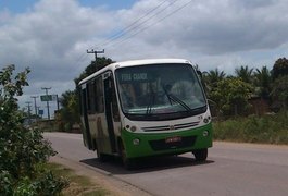 Bandidos invadem, atiram em ônibus e assaltam passageiros na zona rural de Feira Grande