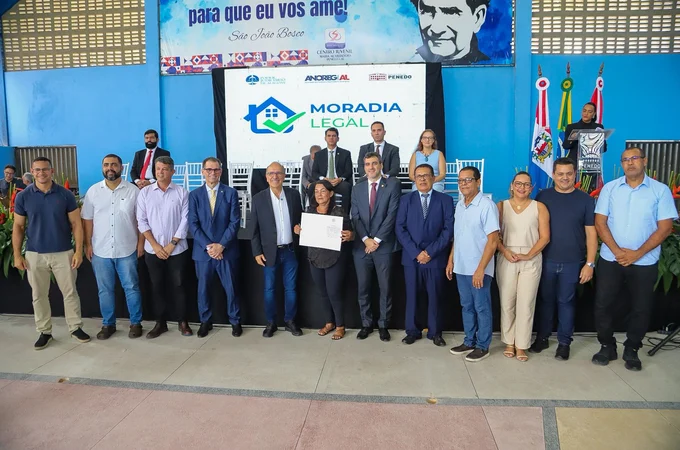 Programa Moradia Legal beneficia 225 famílias em Penedo