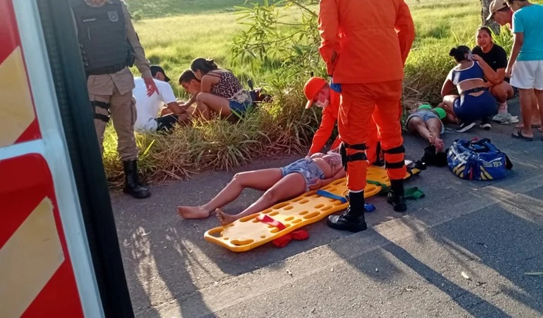 Grave acidente na BR-104 deixa quatro pessoas feridas em União dos Palmares