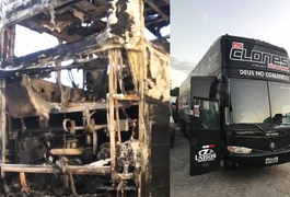 Incêndio aparentemente criminoso destrói dois ônibus da banda Os Clones do Brasil