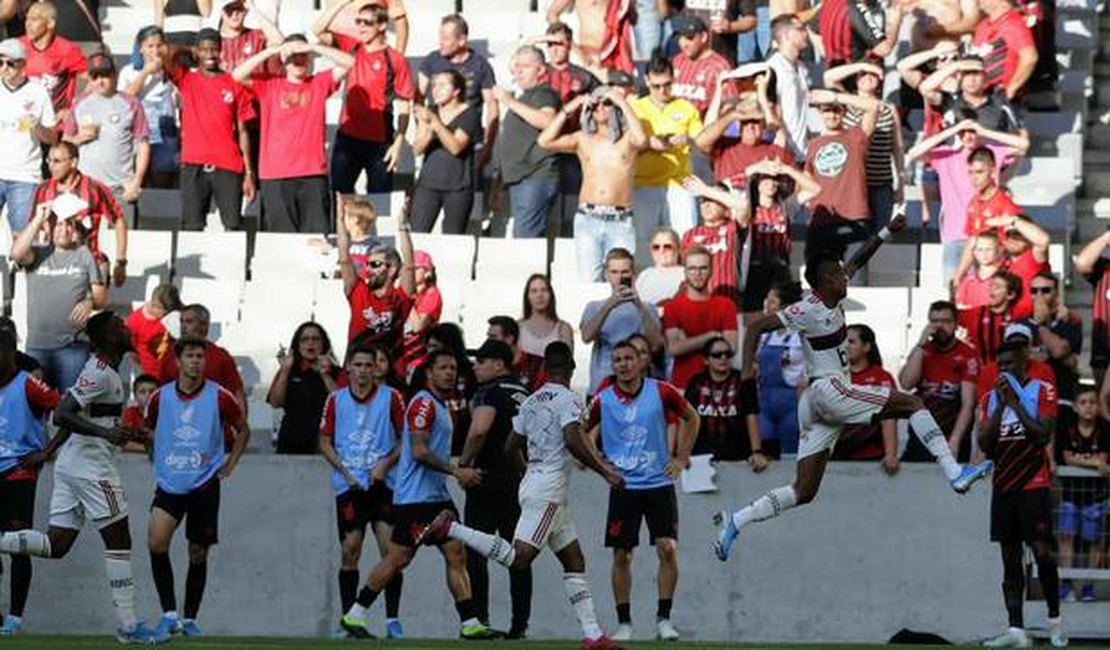 Flamengo quebra tabu de 45 anos e vence o Athletico-PR na Arena da Baixada