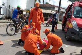 Duas pessoas ficam feridas após colisão entre motos, em Maceió