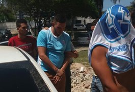 Suspeitos de participação na morte de motorista chegam à Delegacia Geral