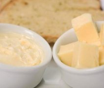 Mito ou verdade: a margarina realmente é menos saudável que a manteiga?