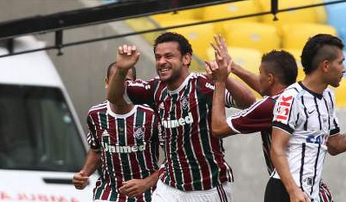 Fluminense goleia Corinthians e Botafogo dá adeus à Série A