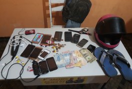 Polícia recupera 13 celulares roubados e suspeitos fogem em Lagoa da Canoa