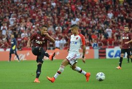 Atlético-PR derrota o Flamengo na Arena da Baixada