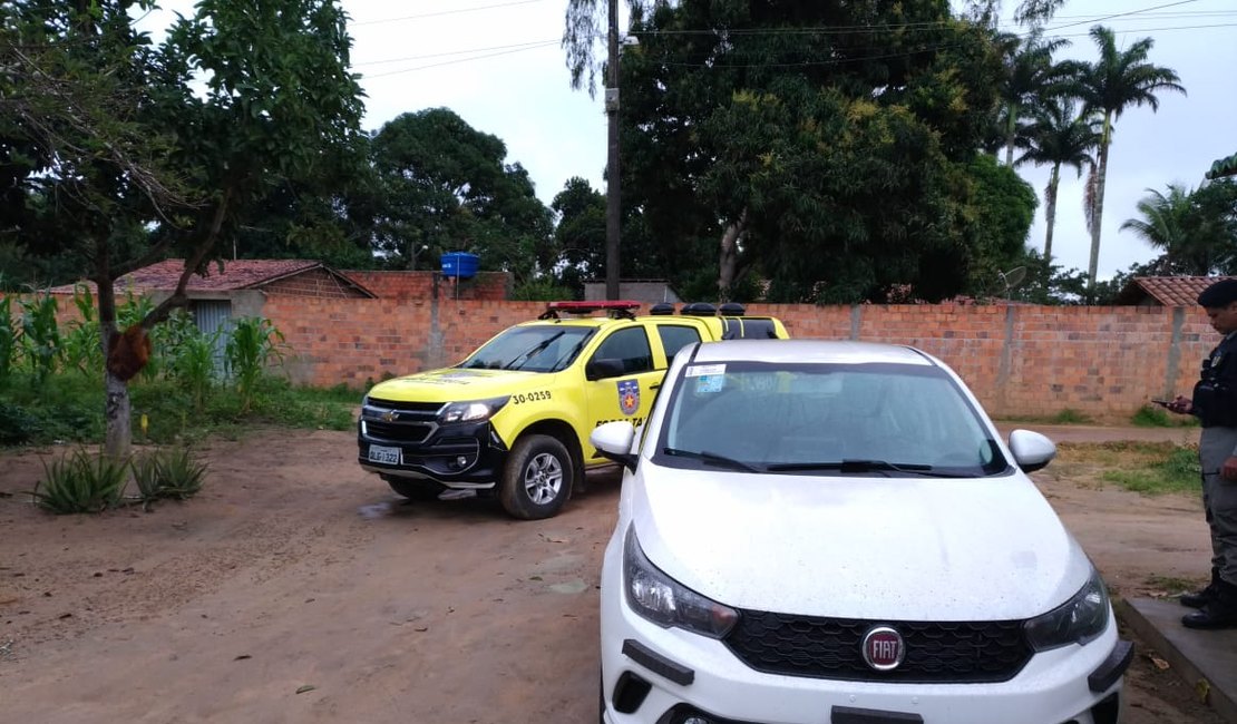 Veículo roubado de concessionária é encontrado na zona rural de Arapiraca