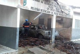 Com coquetel molotov, bandidos incendeiam prédio da PM no RN