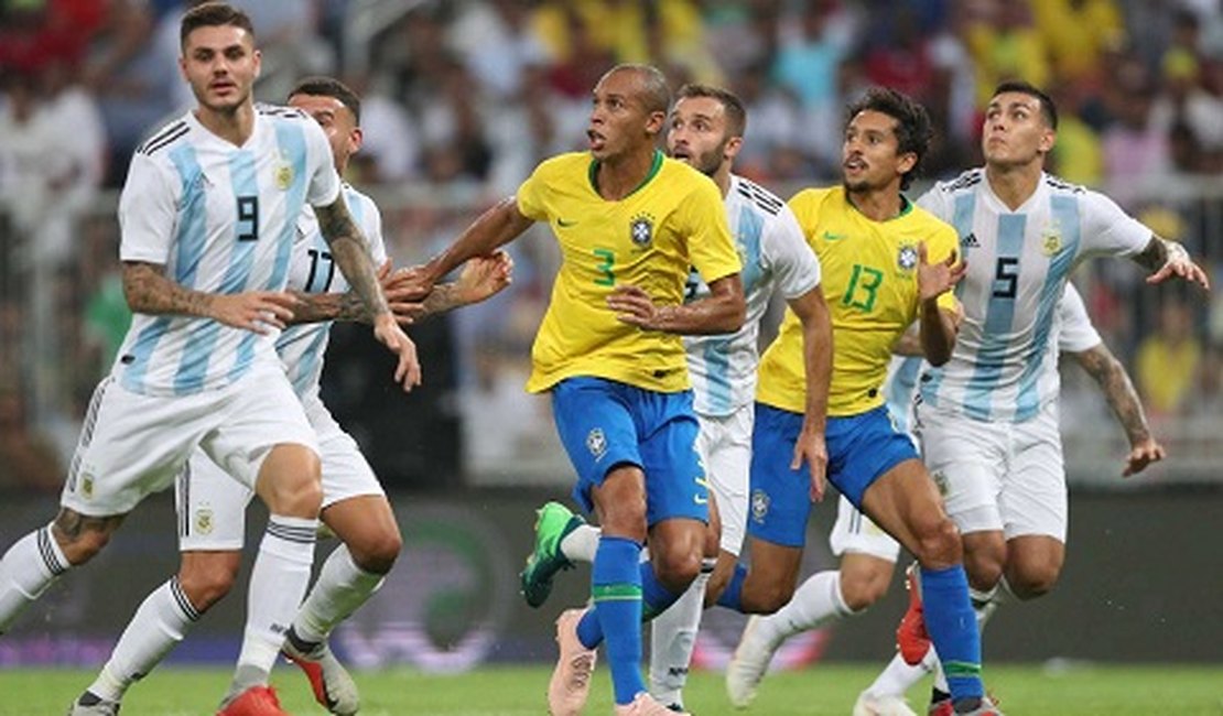 Brasil vence a Argentina com gol de Miranda aos 47 do segundo tempo