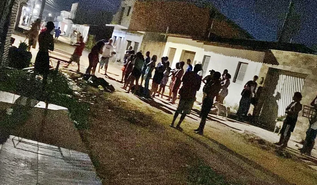 Jovens são assassinados a tiros em via pública em São Miguel dos Campos