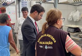 MPAL fiscaliza comércio de pescados e apreende produtos impróprios em Arapiraca antes da Semana Santa