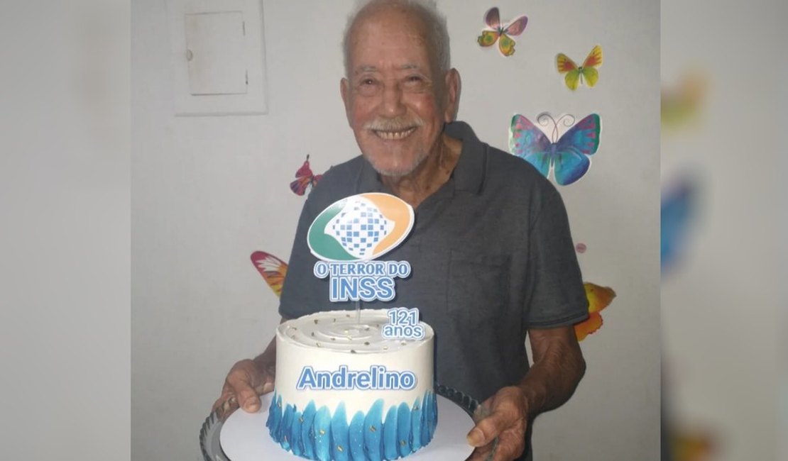Idoso comemora 121 anos com bolo temático: 'O terror do INSS'