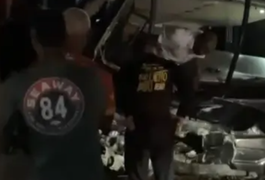 Quatro pessoas morrem após batida entre ônibus que levava banda do cantor Netto Brito e carro na Bahia