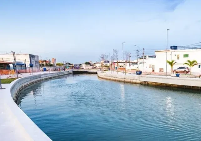 Operários são arrastados por correnteza durante obra em Maceió e resgatados pelos bombeiros