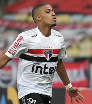 Com falha de Hugo e dois de Brenner, São Paulo vence o Flamengo no Maracanã