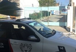 Bandidos levam arma de vigilante em assalto a posto de atendimento da Casal