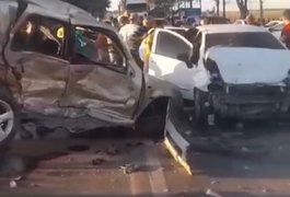 Vídeo. Grave acidente deixa feridos presos às ferragens no interior de Alagoas