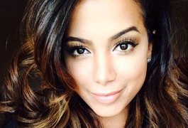 Anitta terá que pagar quase R$ 10 milhões a Kamilla Fialho por quebra de contrato