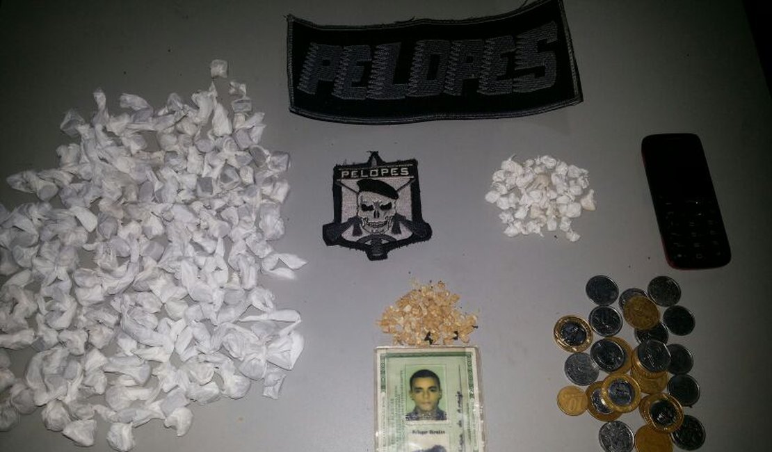 Pelopes apreende 155 papelotes de maconha e 170 pedras de crack