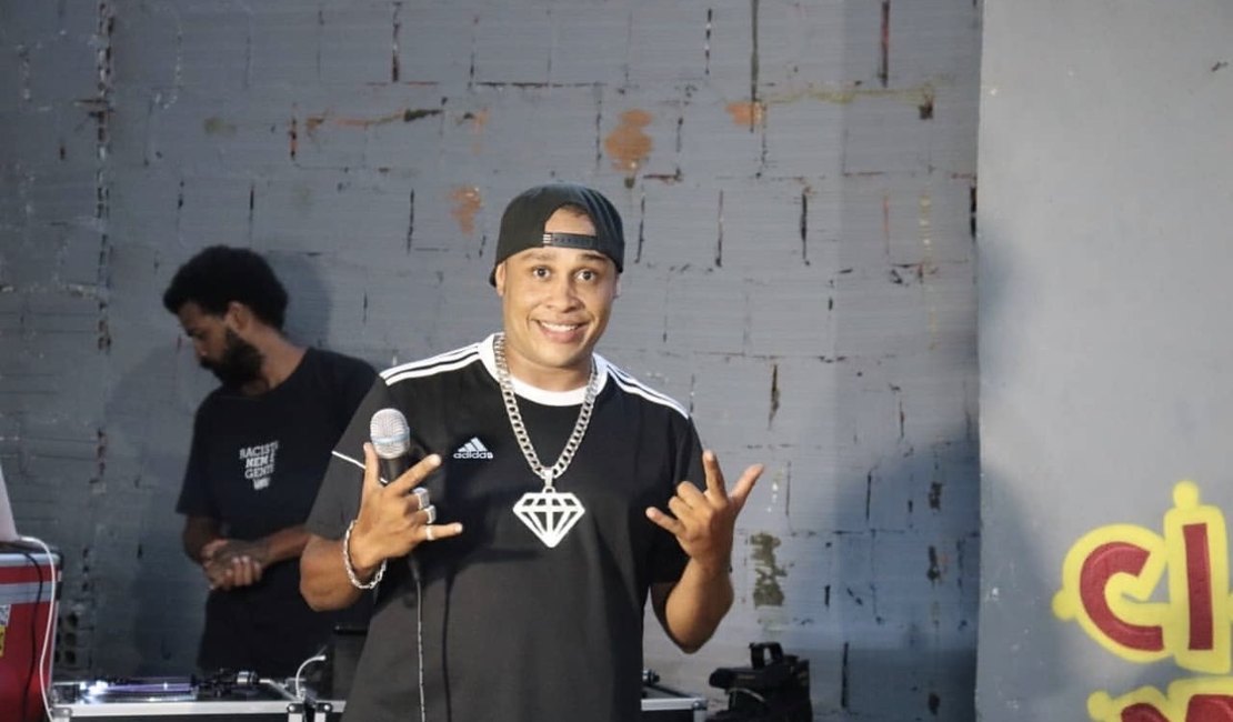 Cantor de rap alagoano Pedrinho F.Z.N. é encontrado morto dentro de casa, na Jatiúca